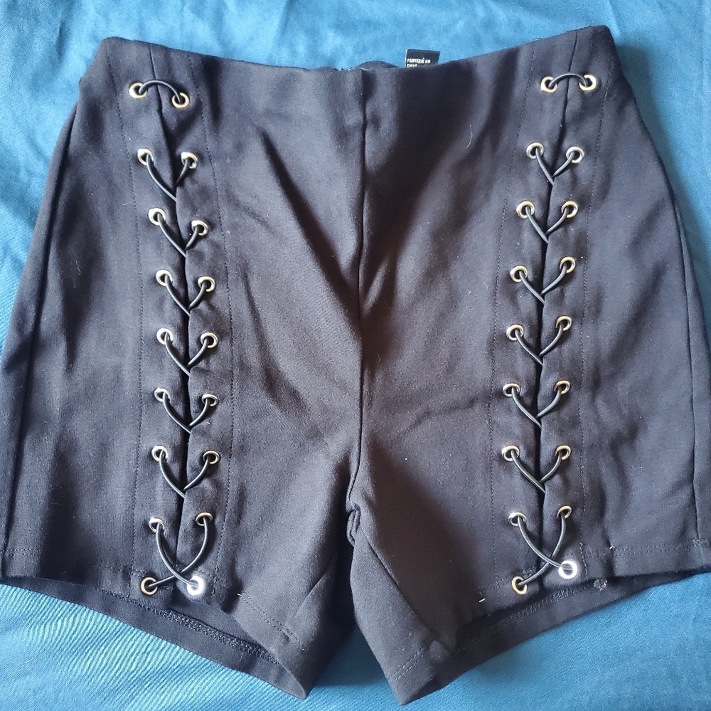 FOREVER 21 HIGH WAIST SHORTS